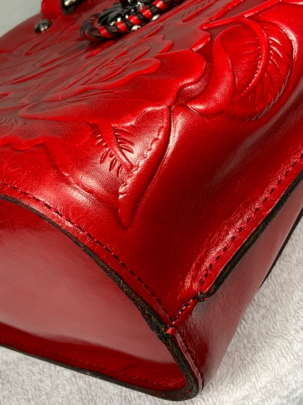 NWOT - Patricia Nash Ninetta Bag – Vibrant Red Tooled - Picture 14 of 16
